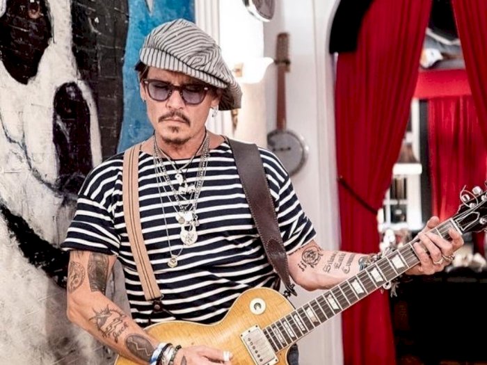 Johnny Depp Kejutkan Penggemar, Rilis Singel Baru 'The Death And Resurrection Show' 