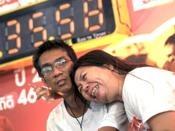 Ciuman 58 Jam Nonstop, Pasangan di Thailand Ini Pecahkan Rekor!