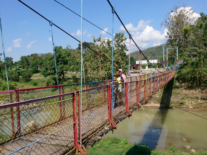 Jembatan Gantung Sederhana tapi Sering Jadi Lokasi Prewedding, Apa Istimewanya?