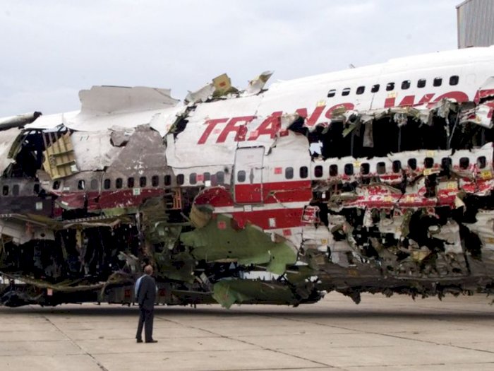 20 Tahun Lalu Pesawat TWA Meledak, Penumpang Tersedot ke Luar Kabin & 230 Orang Tewas 