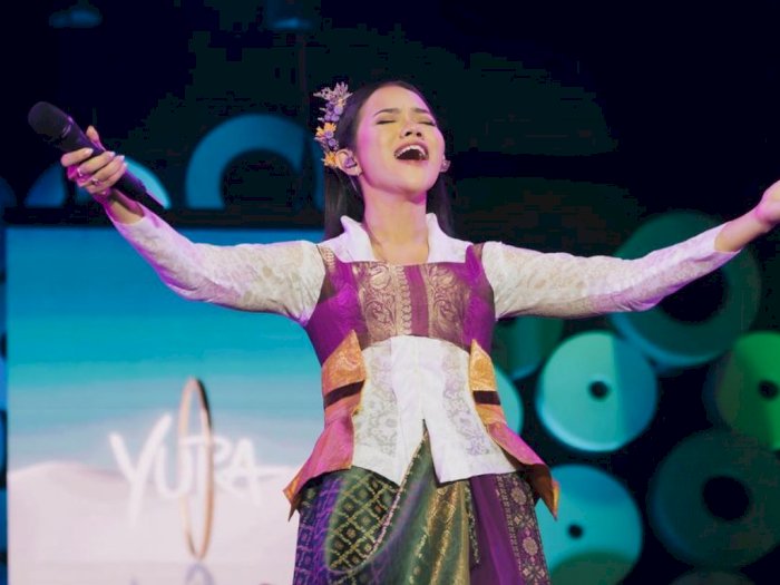 Yura Yunita Unggah Video Fans Nangis Senyum saat Sing Along ‘Tutur Batin’: Peluk Hangat!