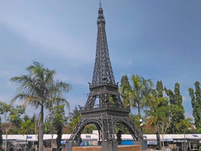 Menara Eiffel Juga Ada di Boyolali, Letaknya Diantara Patung Liberty dan Menara Pisa