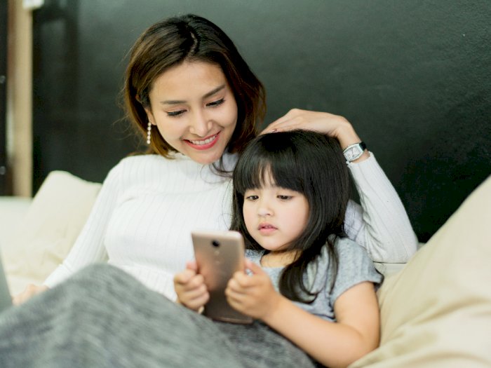 Penyebab dan Cara Mengatasi Kecanduan Gadget pada Anak, Orangtua Wajib Tahu!