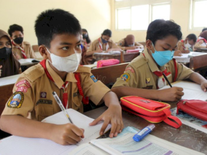 Kasus Covid-19 Melonjak, Dinkes DKI Jakarta Sebut PTM di Sekolah Masih Terus Jalan