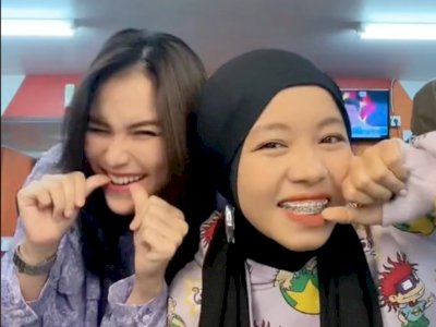 Outfit Fatimah Halilintar Joget Bareng Ayu Ting-Ting Disorot, Netizen: Duo Cantik!