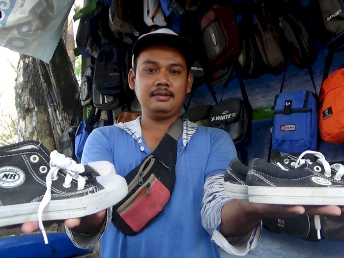 Cerita Haru Pedagang Gratiskan Tas dan Sepatu dengan Dua Syarat, Mengaku Gak Takut Miskin