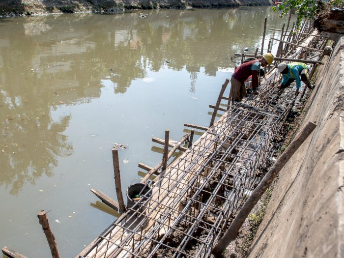 Mulai 2023, PAM Jaya Bakal Distribusikan Air Langsung Minum dari Sungai Ciliwung 