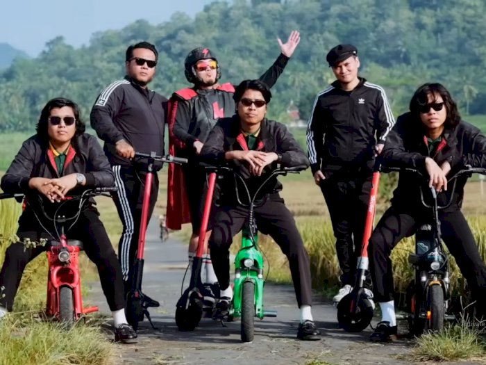 Endank Soekamti-Masdo Tunjukkan Kolaborasi Indonesia-Malaysia Lewat 'Dinda' Versi Pop Punk