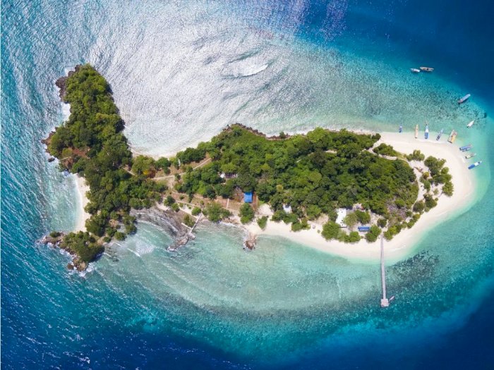 Keindahan Pulau Lihaga, Surga Tersembunyi di Sulawesi Utara Cocok Banget Buat Healing!