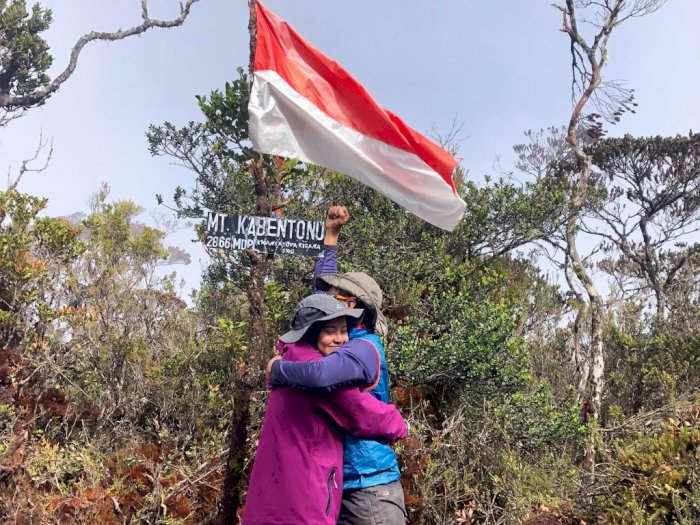 Sandiaga Uno Dukung Pendaki Wanita Indonesia Taklukkan Gunung Tertinggi di Eropa