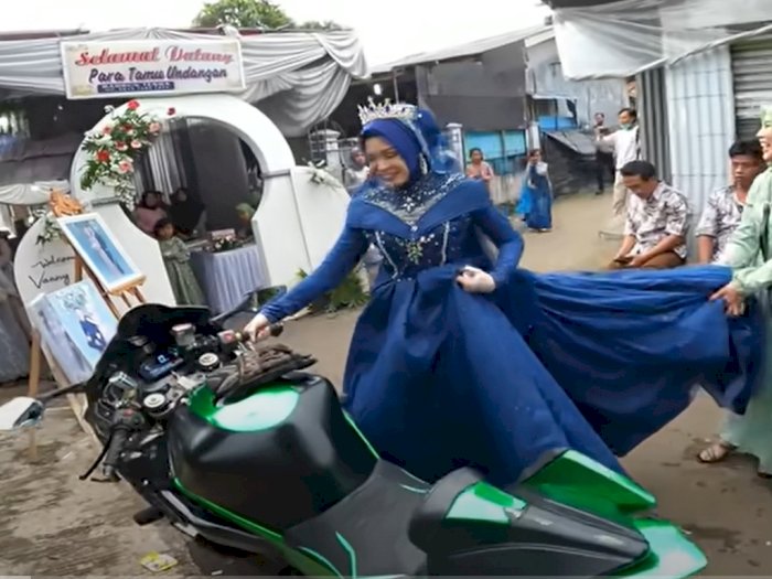 Heboh! Naik Hyperbike ke Kondangan, Pengantin Perempuan Coba Rasakan Sensasi Mainin Gas