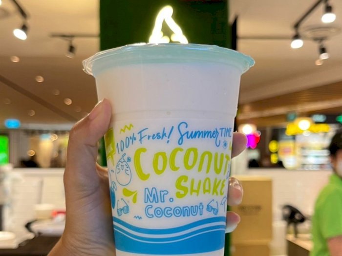 Es Kelapa Ini Viral di Singapura Harganya Rp64 Ribu-an, Worth It Enggak Sih?