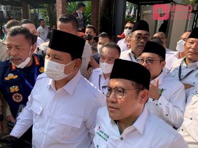 Kompak Berpakaian Putih, Prabowo-Cak Imin Sambangi KPU untuk Daftarkan Gerindra dan PKB