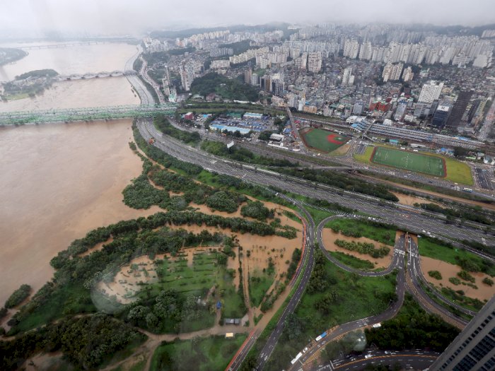 Sungai Han di Distrik Gangnam Rusak Akibat Banjir Bandang Korea Selatan