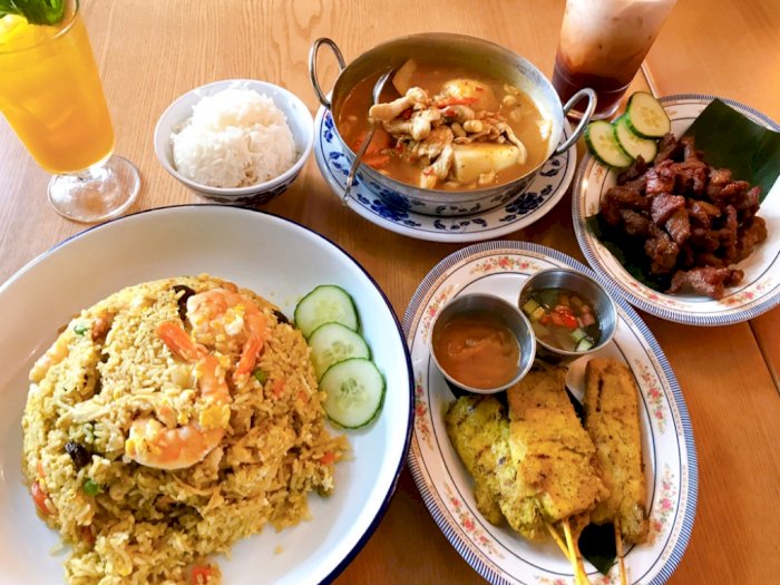 Resto Estetik di Amerika Ini Rasa Makanannya Mirip Masakan Indonesia, Ada Sate Juga!