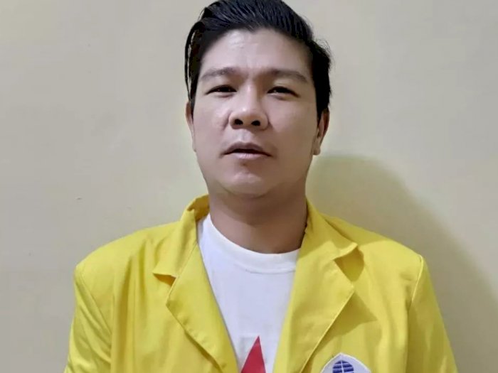 Andika Kangen Band Semringah Pakai Almamater Kampus, Malah Dikira Anggota Partai