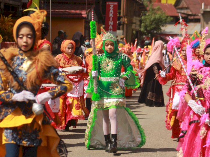 Ribuan Orang Ikut Karnaval di Sulawesi, ke Salon dari Subuh Sampai Keluarin Kocek Jutaan!