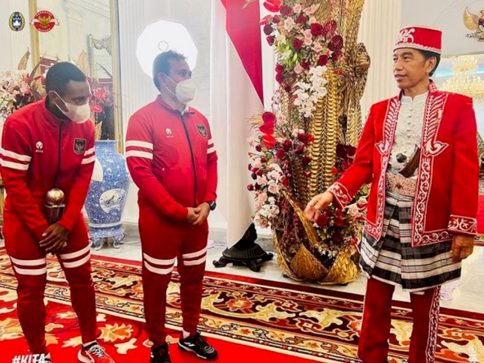 Bertemu Presiden Jokowi di Istana Merdeka, Timnas U-16 Bawa Trofi AFF 2022