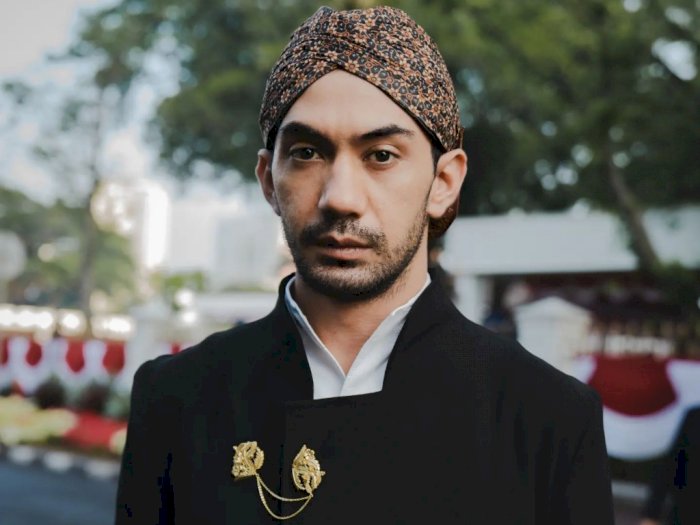 Reza Rahadian Pakai Baju Khas Pangeran Jawa di Istana Bikin Pangling: Calon Mensos