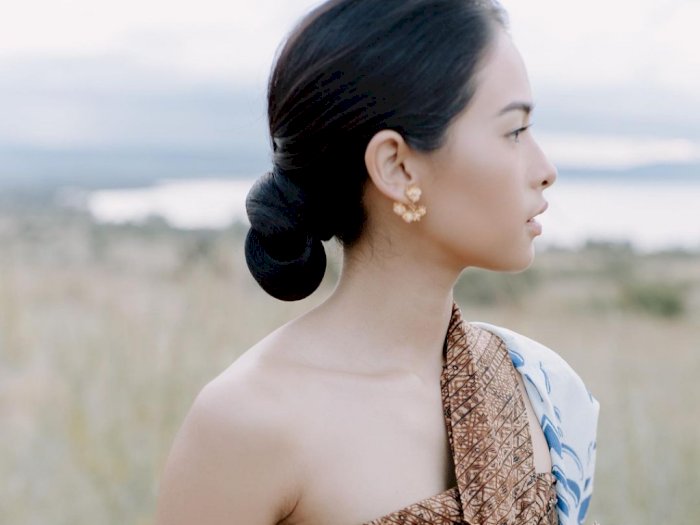 Maudy Ayunda Pamer Gaya Beda Tubuhnya Dililit Kain Batik: Cantik, Semoga Nular