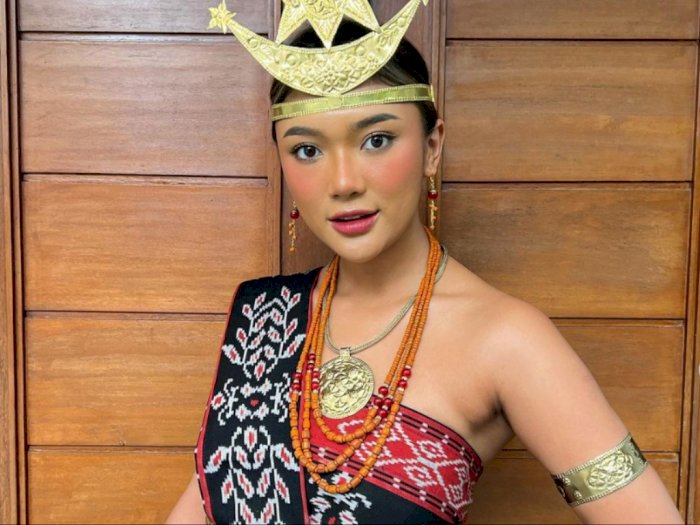 Cantiknya Gaya Marion Jola Pakai Baju Adat Rote saat HUT RI, Bikin Netizen Luluh