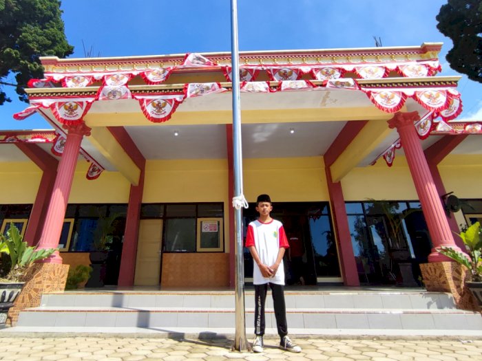 Viral Siswa SMP Ponorogo Panjat Tiang Bendera Saat Upacara HUT RI, Begini Kronologinya