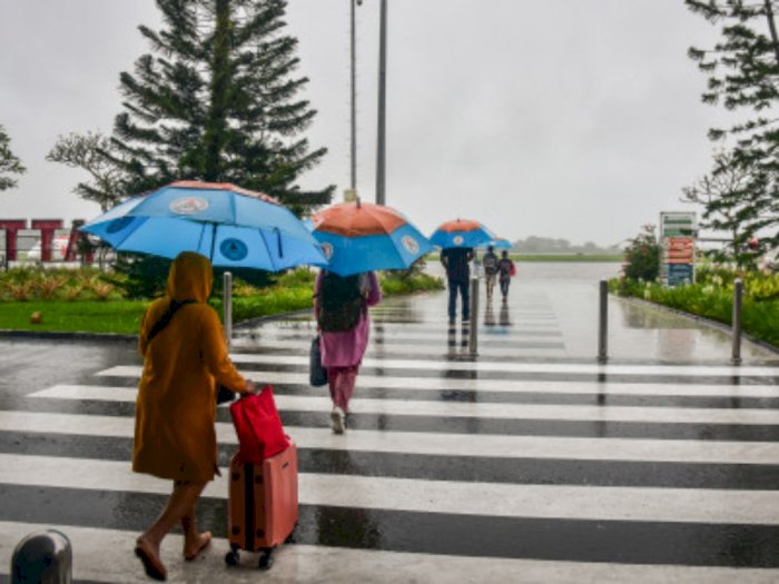 BMKG Prediksi Jakarta hingga Palembang Berpeluang Diguyur Hujan Siang Malam 