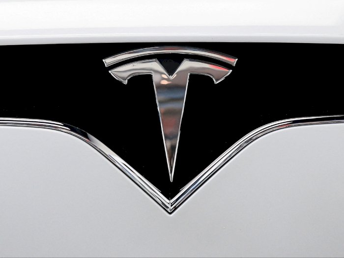 Parah! Bos Tesla Bikin Konten Tabrak Anak, Videonya Sampai Dihapus YouTube!