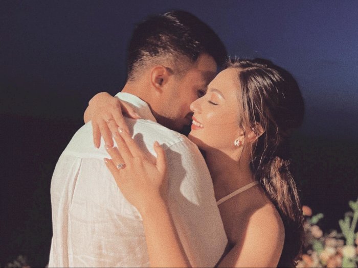 Jessica Mila dan Yakup Hasibuan Kikuk Disuruh Foto Ciuman saat Lamaran: Kita Gak Pernah