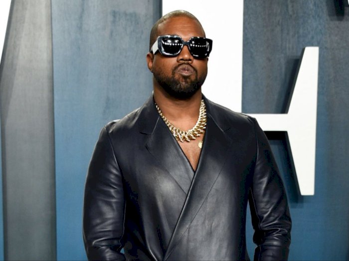 Kanye West Dikecam Gegara Jual Koleksi Pakaian di Kantung Sampah, Eksploitasi Kemiskinan?