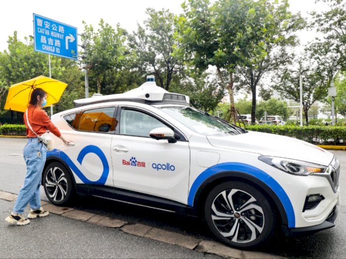 Gokil! China Punya Taksi Robot yang Gak Perlu Sopir, Ini Beneran Aman?