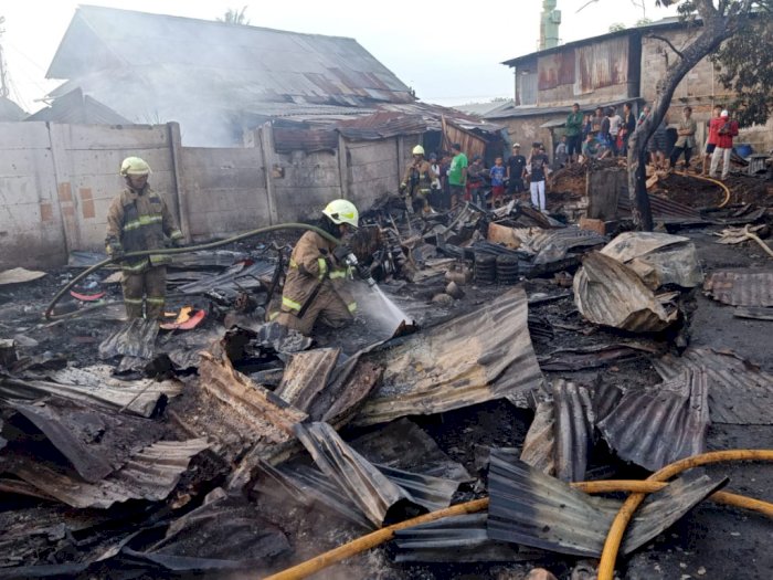 Petugas Simpulkan Kebakaran 40 Rumah di Jatinegara Diduga Akibat Korsleting Listrik