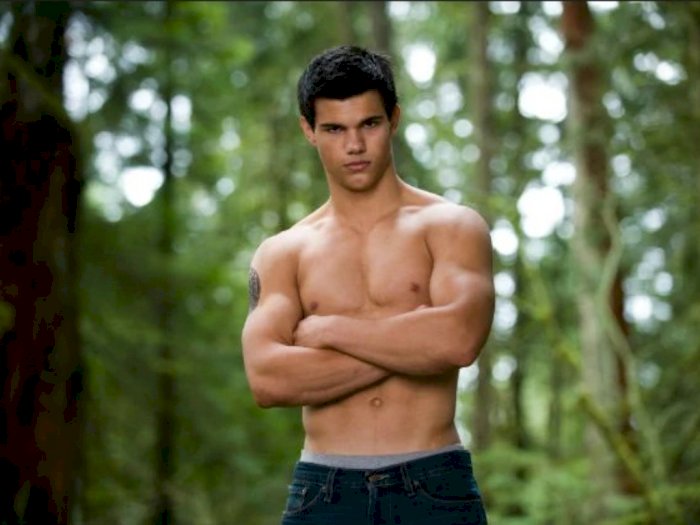 Demi Peran Jacob di Twilight, Taylor Lautner Makan Ubi Mentah agar Berat Badan Ideal