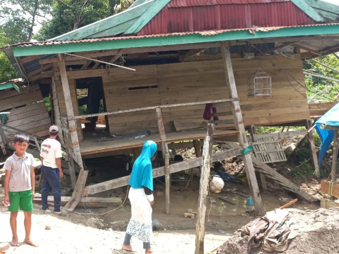 Banjir Rendam 4 Desa dan 125 Hektar Sawah di Enrekang, Ratusan Warga Terisolir