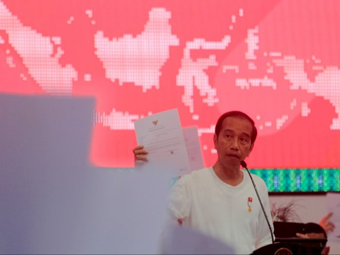 Angkat Bicara soal Kenaikan Harga BBM, Jokowi: Masih Dihitung dengan Hati-hati