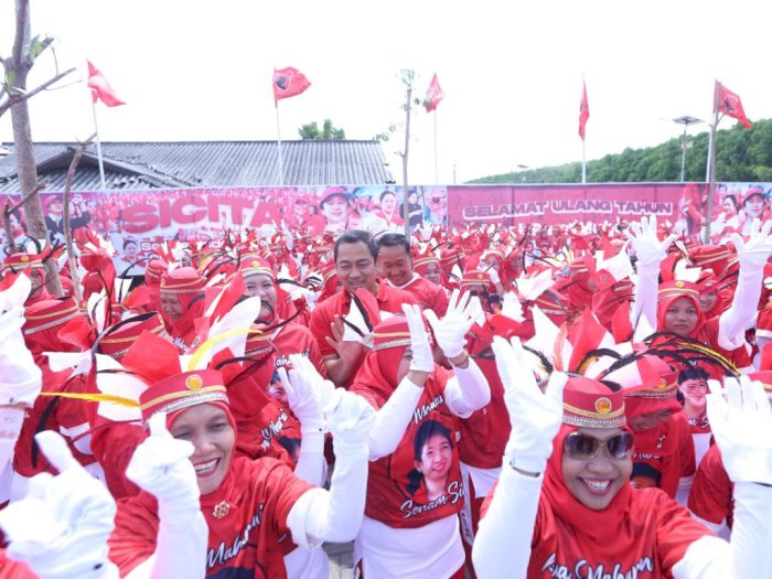 Masyarakat Kota Semarang Antusias Ikuti Senam Sicita Piala Puan Maharani