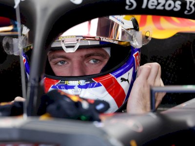 Verstappen Tanggapi Ulah Penonton yang Lempar Flare ke Lintasan: Itu Tindakan yang Bodoh 