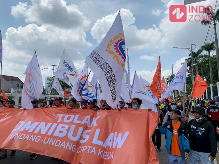 Buruh Ancam Mogok Nasional di Akhir November Jika Harga BBM Tak Turun