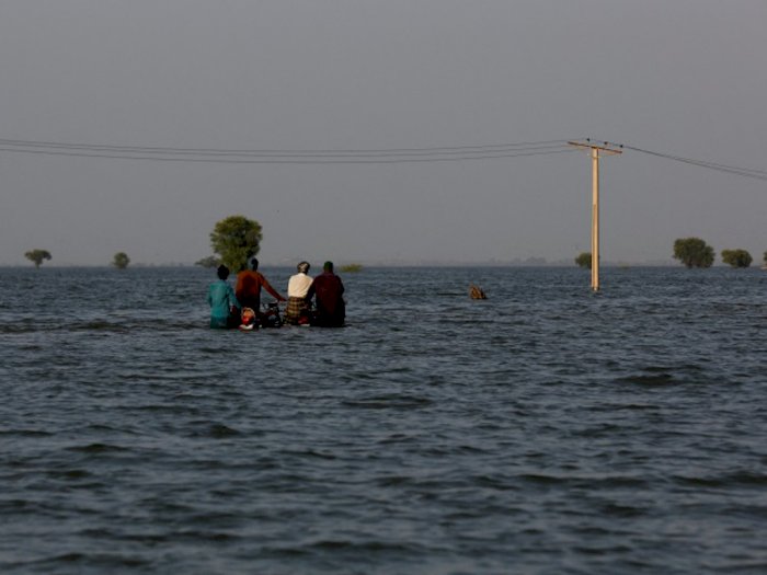 Banjir Bandang, Bagian Selatan Pakistan Tampak seperti Lautan Luas!