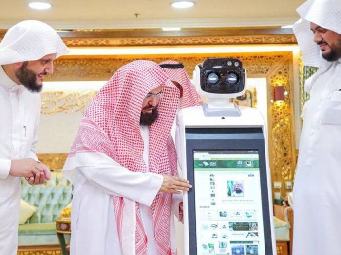 Kerajaan Arab Saudi Punya Robot yang Bisa Khotbah di Masjidil Haram, Canggih Banget!