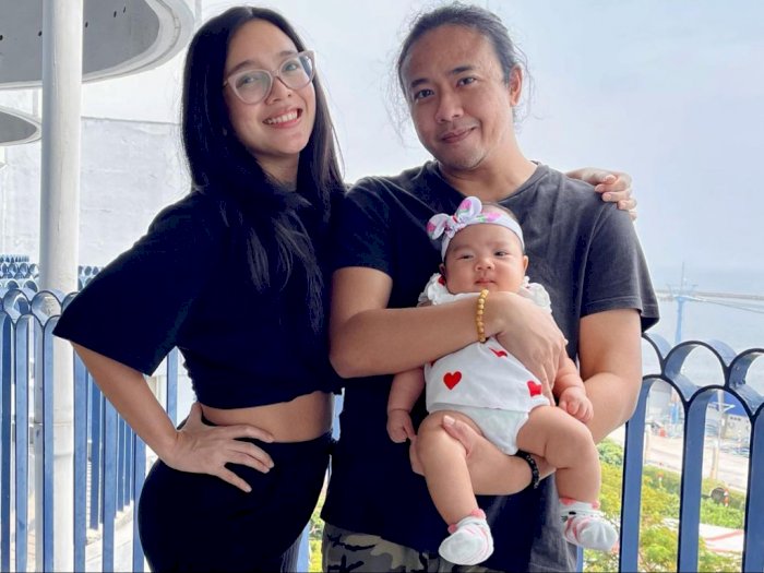 Dea Ananda Alami Baby Blues Parah Anak Pertama, Ariel Nidji Mendadak Jadi "Tong Sampah"