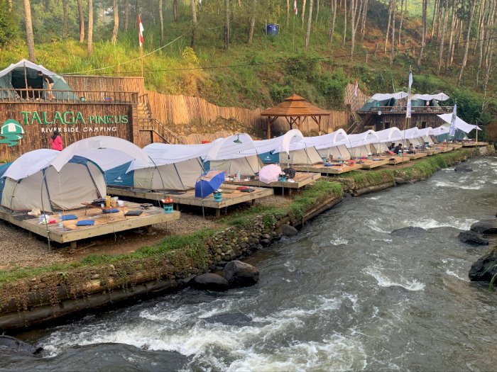Tempat Camping Paling Viral di Bandung, Bukan di Hutan Viewnya Langsung ke Sungai