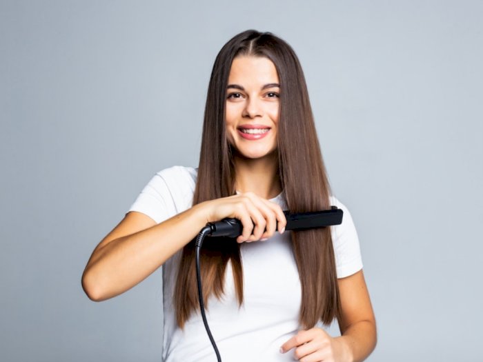 4 Tips Jaga Kesehatan Rambut dari Panasnya Catokan