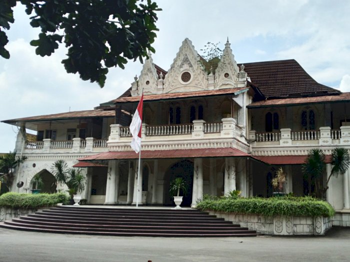 Rumah Sakit Tertua di Indonesia Dulunya Istana Maestro Pelukis Kondang, Luasnya Fantastis!