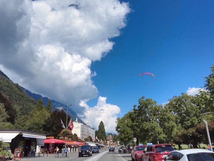 Selain Lokasi Syuting CLOY, Ternyata Interlaken Swiss Tempat Skydiving Terbaik di Dunia