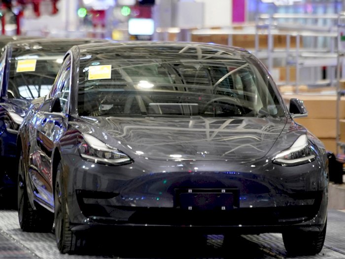 Pemilik Tesla Kesal Tak Bisa Masuk Mobil,  Ujungnya Harus Beli Baterai Baru Rp385 Juta