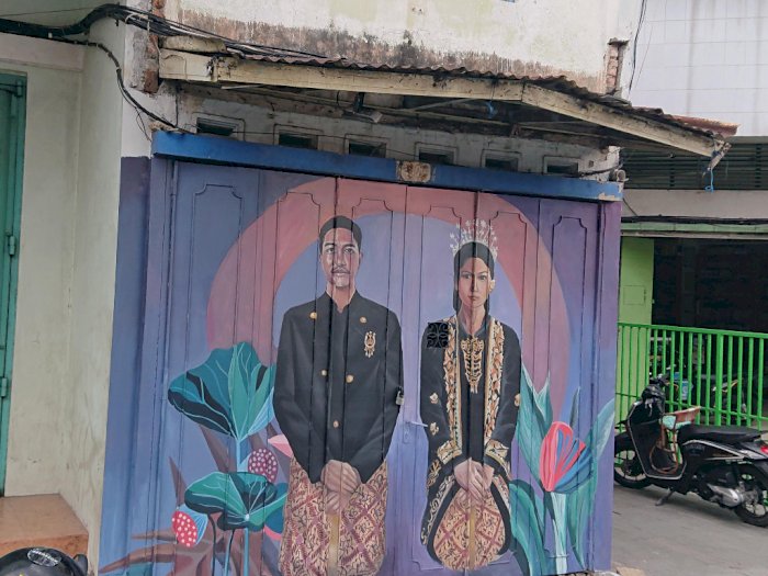 Mural Foto Pernikahan Kaesang dan Erina Terpampang Nyata di Jalanan Solo, Sudah Sah? 