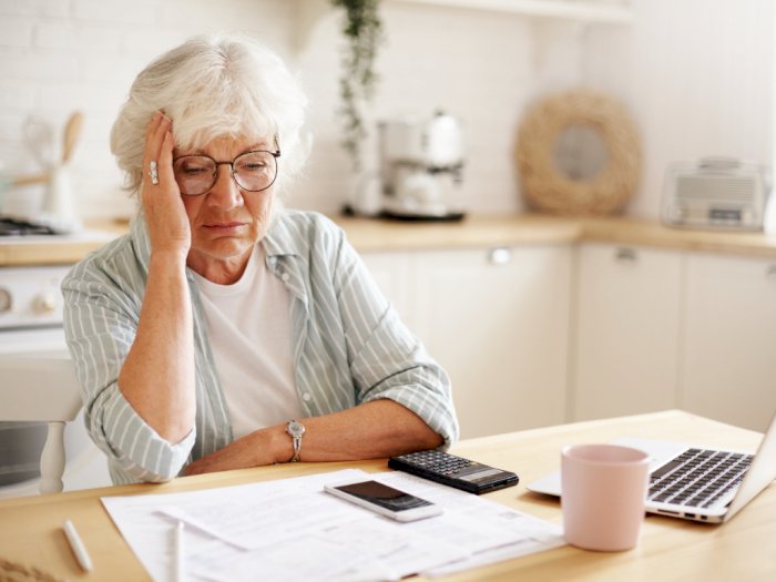 Dokter: Alzheimer Bisa Terjadi karena Benturan Keras dan Sering Stres