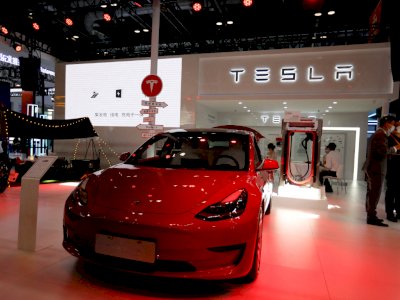 Tesla Tarik 1 Juta Kendaraan Gara-gara Jendela Mobil Bisa ‘Hancurkan’ Jari