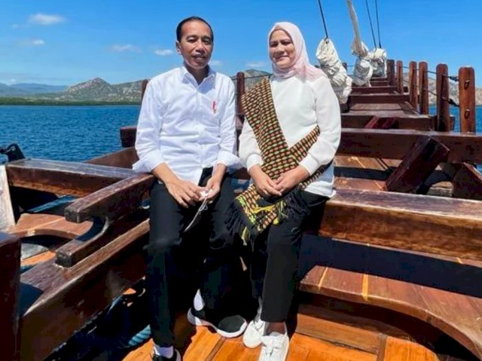 Iriana Jokowi Beli Batik Spesial buat Erina, Semringah Umumkan Kaesang Bakal Menikah
